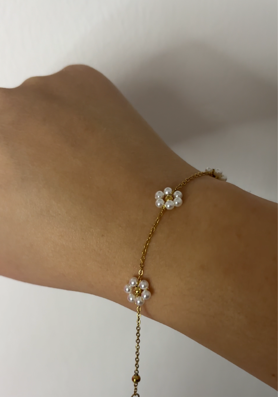 Dainty Daisy Bracelet