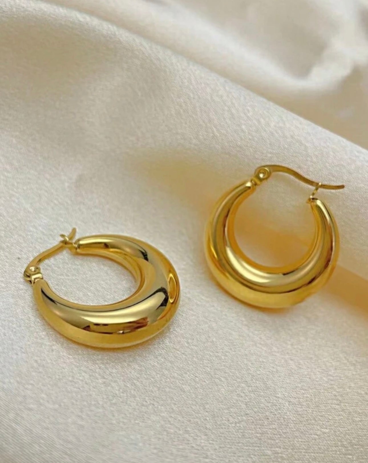 Saturn Hoops Gold or Silver