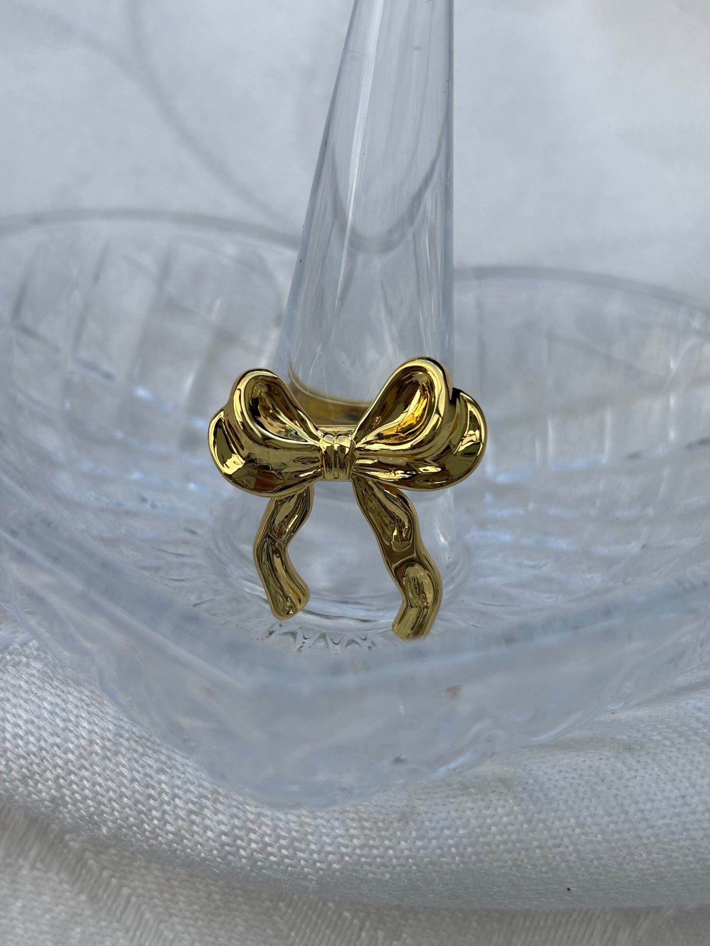 Golden bow adjustable ring