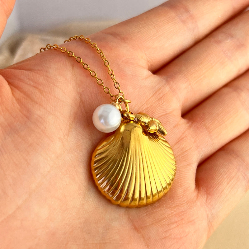 Shell Pearl Pendant